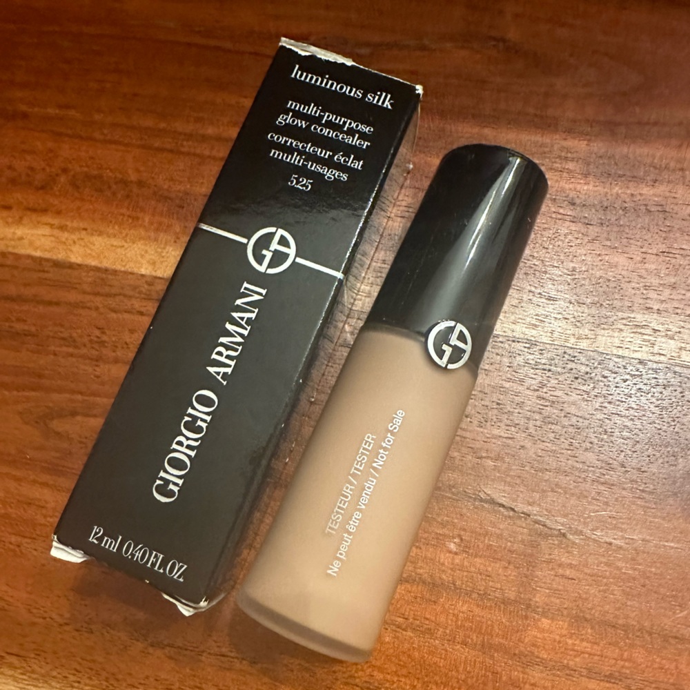 Armani Luminous silk face and concealer 5.25 one full size! .4oz/12ml med